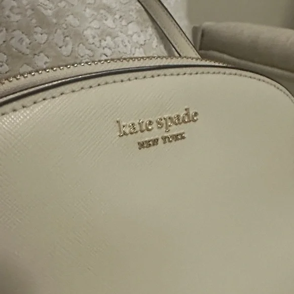 Kate Spade Ivory Crossbody Bag with Gold Chain - Picture 2 of 6